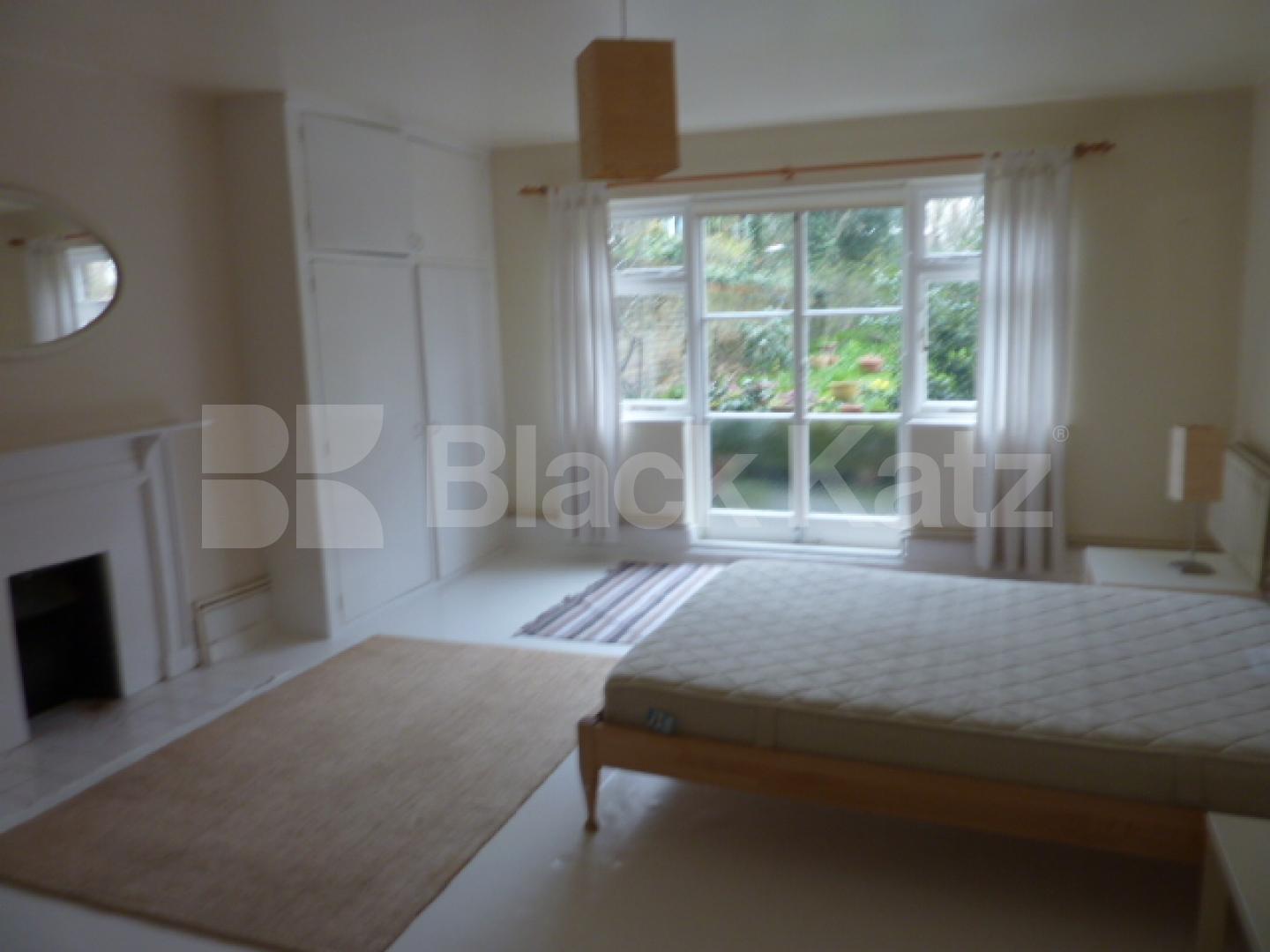 			FANTASTIC LARGE PROPERTY!, 2 Bedroom, 1 bath, 1 reception Ground Floor Flat			 Belsize Square, BELSIZE PARK